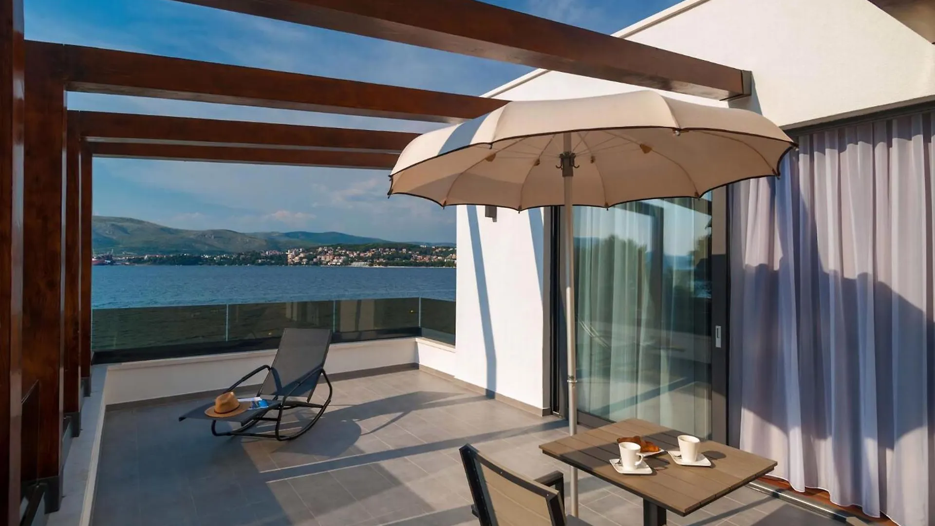 Villa Trogir Deluxe 1 6 Beautiful Bedrooms - Sea Front Private Pools - Sauna Croatia