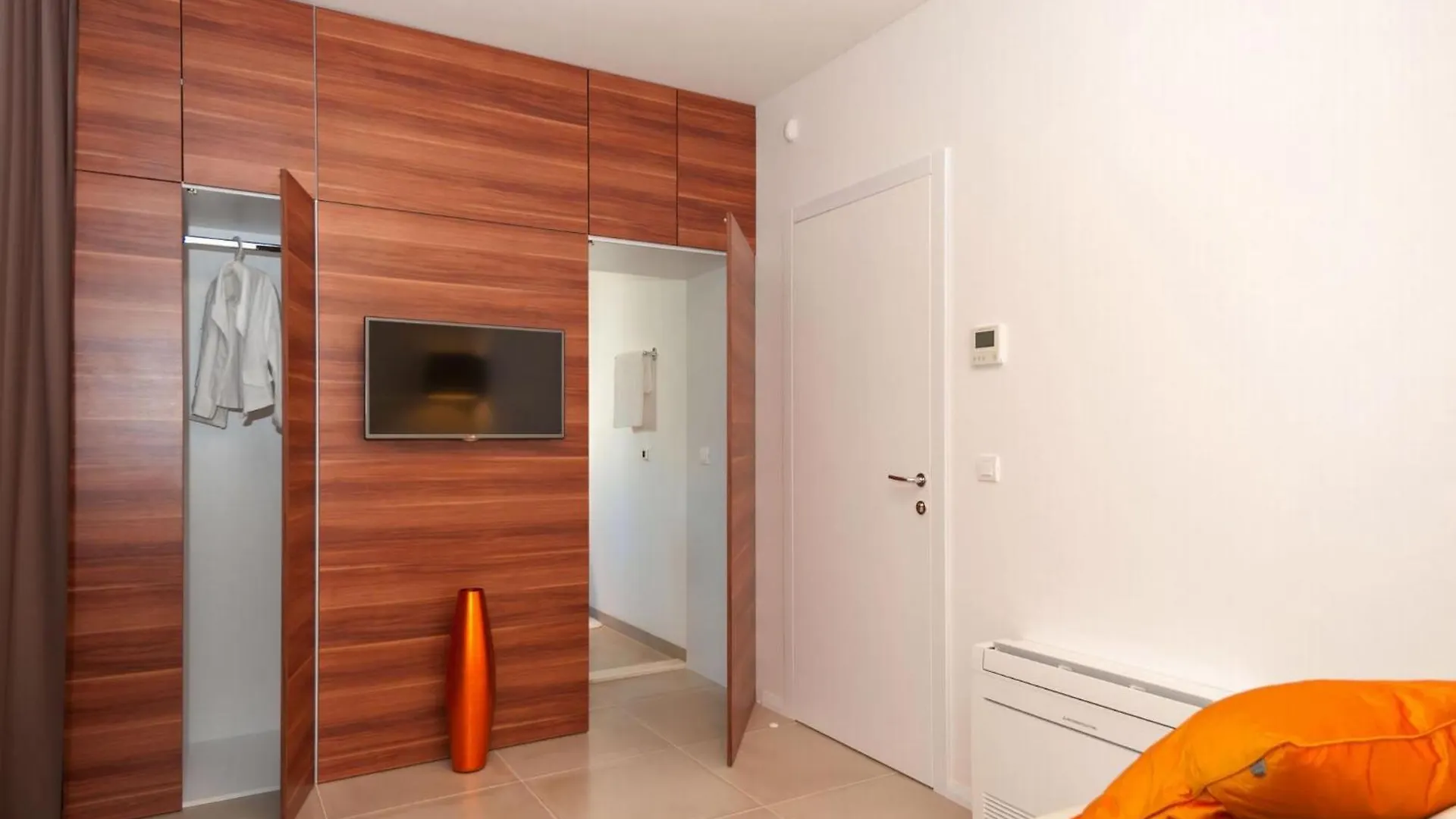 Villa Trogir Deluxe 1 6 Beautiful Bedrooms - Sea Front Private Pools - Sauna